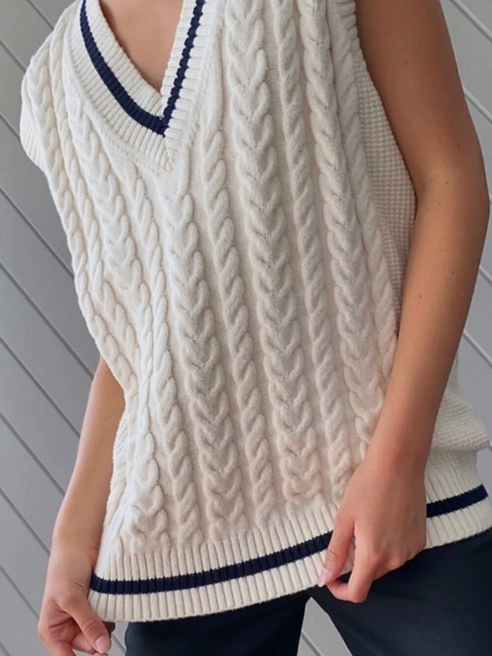 Sunday Best Aritzia Winston V-Neck Wool Blend Sweater Vest